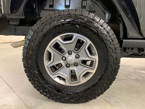 Used 2016 Jeep Wrangler Rubicon w/ Power Convenience Group AWD/4WD image 24