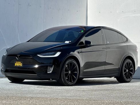 Used 2021 Tesla Model X Long Range AWD/4WD image 7