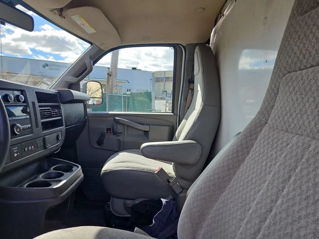 Used 2020 Chevrolet Express 3500 RWD image 13