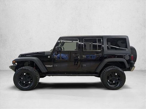 Used 2012 Jeep Wrangler Unlimited Rubicon w/ Connectivity Group image 8