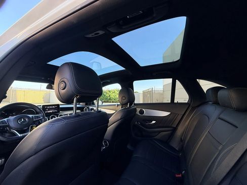 Used 2019 Mercedes-Benz GLC 350e 4MATIC image 31