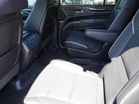 Used 2023 Cadillac Escalade ESV Premium Luxury w/ Performance Package AWD/4WD image 14