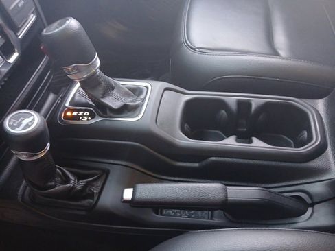 Used 2022 Jeep Gladiator Sport image 31