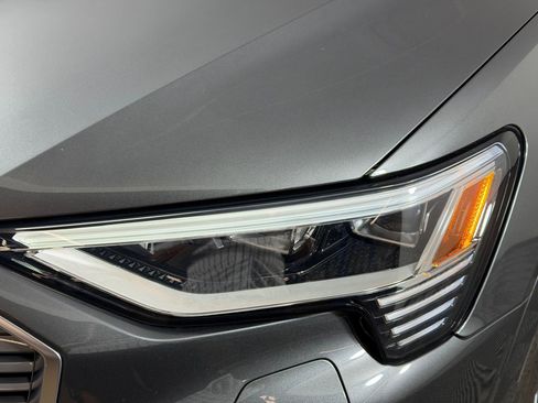 Certified 2021 Audi e-tron Premium Plus w/ Premium Plus Package AWD/4WD image 12