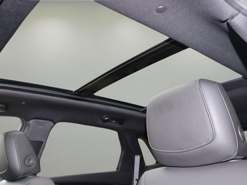 Certified 2025 Cadillac XT5 Premium Luxury image 27