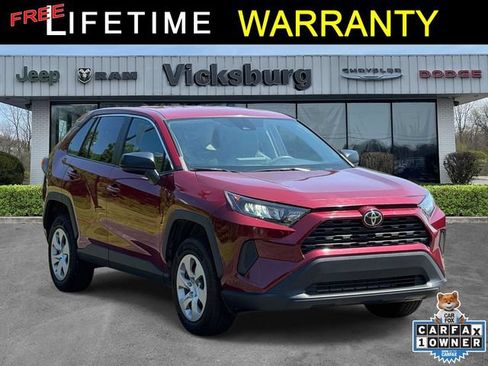 Used 2022 Toyota RAV4 LE FWD image 1