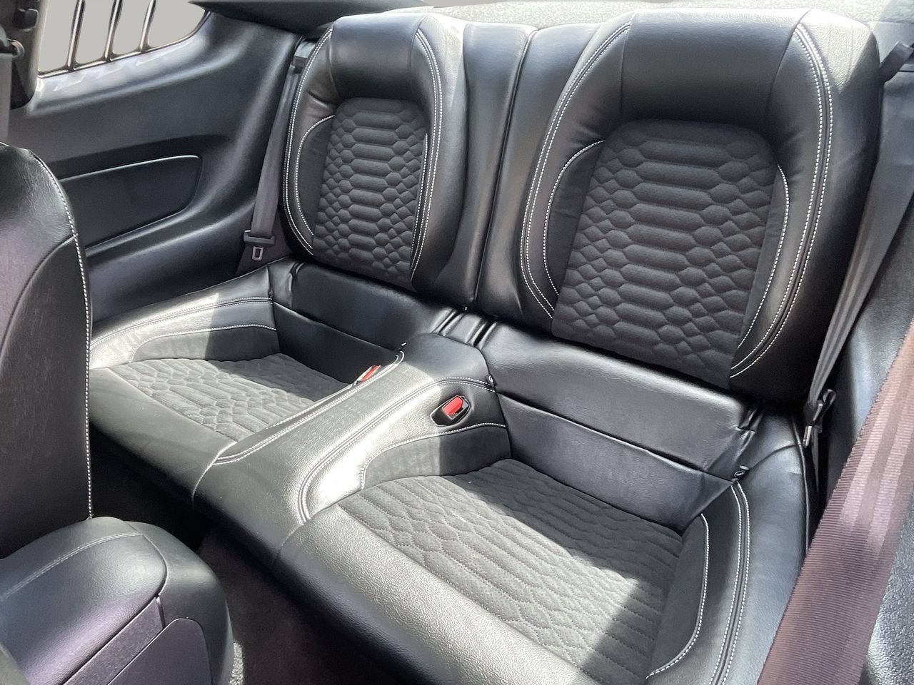 Used 2021 Ford Mustang GT Premium w/ GT Performance Package RWD image 16