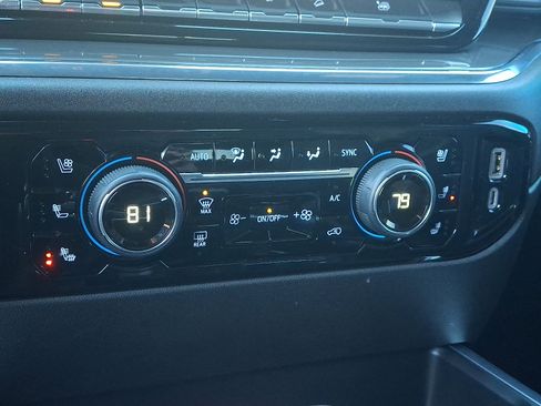 Used 2024 Chevrolet Silverado 1500 High Country w/ Z71 Off-Road Package image 15