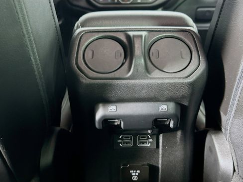 Used 2022 Jeep Wrangler Unlimited Sahara AWD/4WD image 27