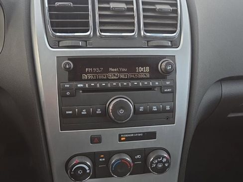 Used 2011 GMC Acadia SLE image 18