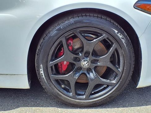 Used 2023 Alfa Romeo Giulia Ti RWD image 9
