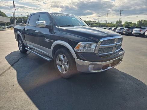 Used 2015 RAM 1500 Laramie w/ Convenience Group AWD/4WD image 3