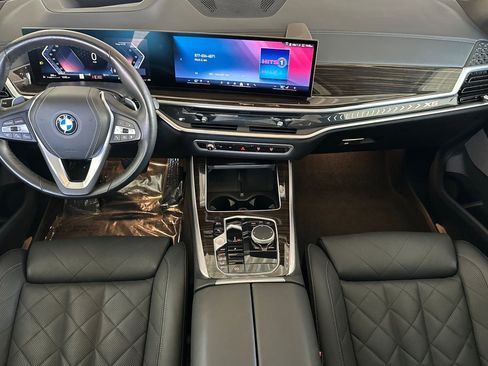 Used 2025 BMW X5 xDrive40i w/ Climate Comfort Package AWD/4WD image 12