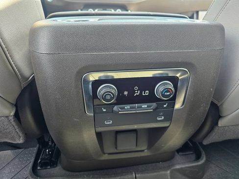 Used 2022 Chevrolet Tahoe LT w/ Luxury Package RWD image 23