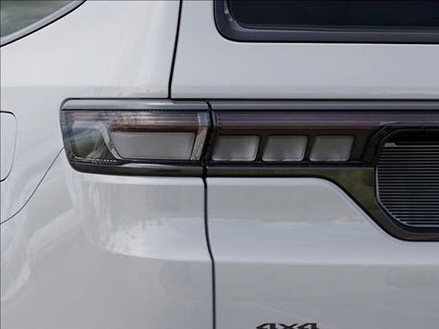 New 2026 Jeep Grand Wagoneer Limited AWD/4WD image 9