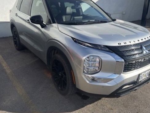 Used 2022 Mitsubishi Outlander SEL Black Edition image 2