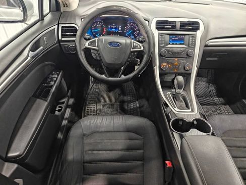 Used 2014 Ford Fusion SE FWD image 4