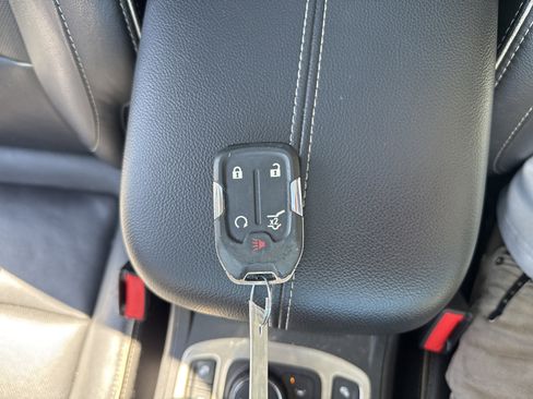 Used 2019 GMC Terrain Denali w/ Advanced Safety Package AWD/4WD image 28