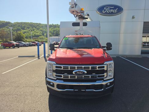 Used 2023 Ford F550 4x4 Regular Cab Super Duty w/ XLT Value Package image 9
