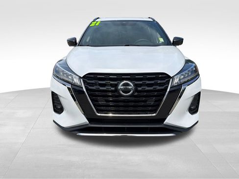 Certified 2021 Nissan Kicks SR FWD image 3
