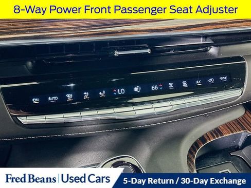 Used 2023 Cadillac Escalade ESV Premium Luxury AWD/4WD image 20