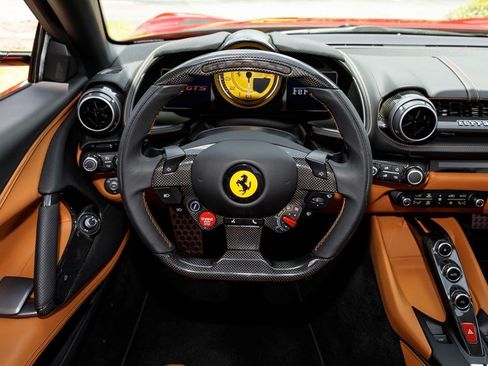 Used 2023 Ferrari 812 GTS RWD image 21