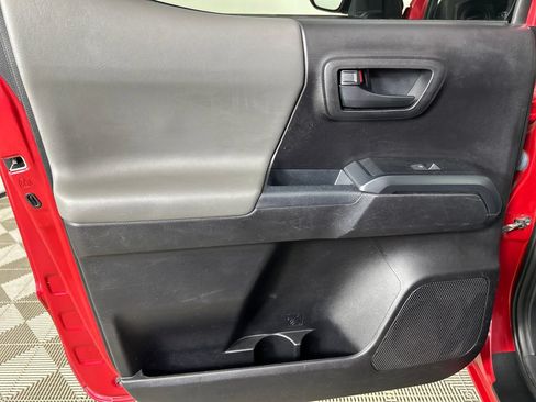 Used 2021 Toyota Tacoma SR AWD/4WD image 17