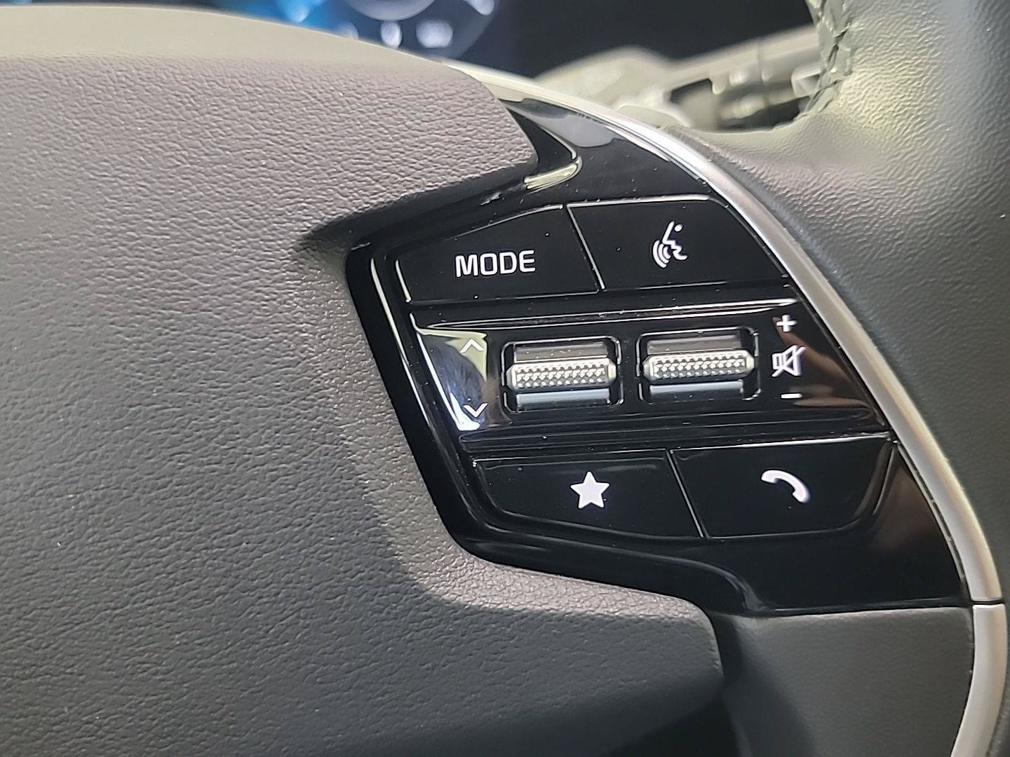 Certified 2025 Kia Niro Wind w/ Wind Preserve Package FWD image 26