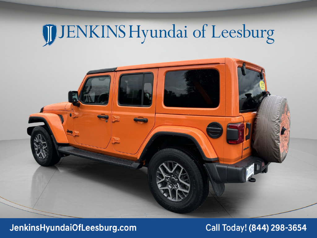 Used 2025 Jeep Wrangler Unlimited Sahara AWD/4WD image 7