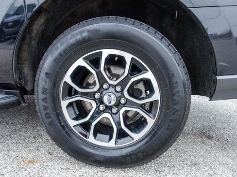 Used 2024 Ford Expedition Max XLT image 19