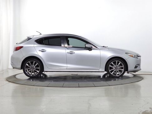 Used 2018 MAZDA MAZDA3 Touring FWD image 9