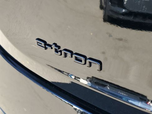 Used 2023 Audi e-tron Premium w/ Convenience Plus Package image 7