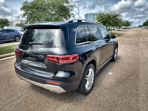 Used 2023 Mercedes-Benz GLB 250 w/ Premium Package image 8