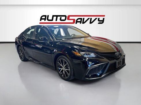 Used 2024 Toyota Camry SE AWD/4WD image 1
