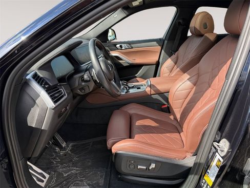 Used 2023 BMW X6 xDrive40i w/ M Sport Package image 2