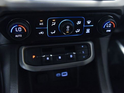 Used 2023 GMC Acadia SLE AWD/4WD image 21
