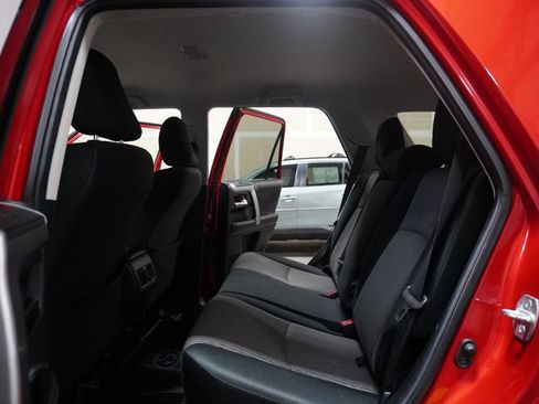 Used 2018 Toyota 4Runner SR5 AWD/4WD image 12