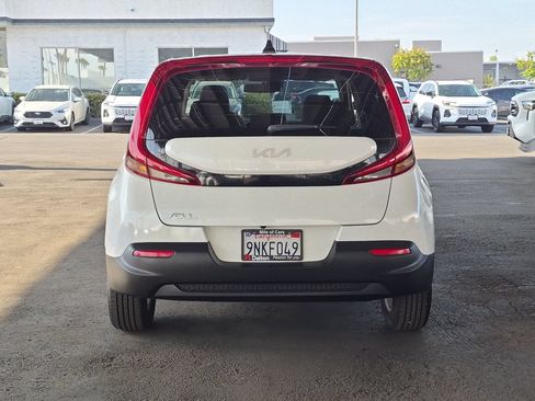 Used 2022 Kia Soul LX w/ Technology Package FWD image 7