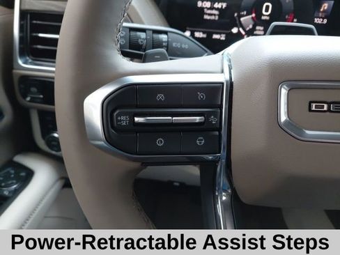 Used 2025 GMC Yukon XL Denali w/ Denali Reserve Package image 13