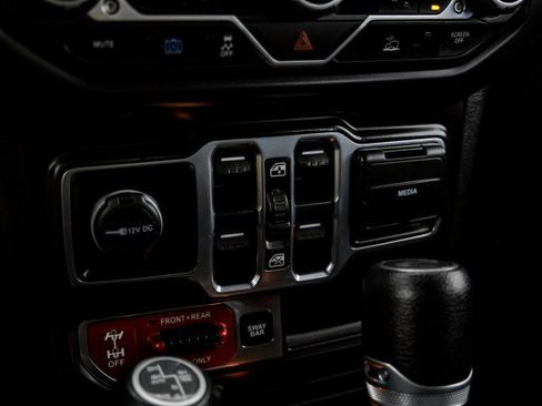 Used 2021 Jeep Wrangler Unlimited Rubicon 4xe w/ Cold Weather Group AWD/4WD image 25