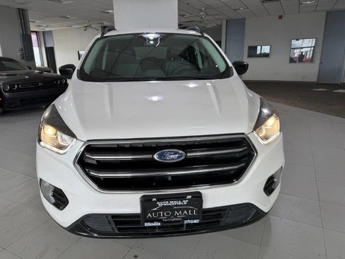 Used 2019 Ford Escape SE image 3