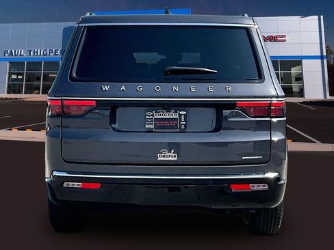 Used 2024 Jeep Wagoneer Series II AWD/4WD image 5