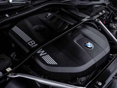 Used 2025 BMW 740i xDrive image 34