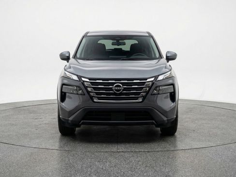 Used 2025 Nissan Rogue SV FWD image 2