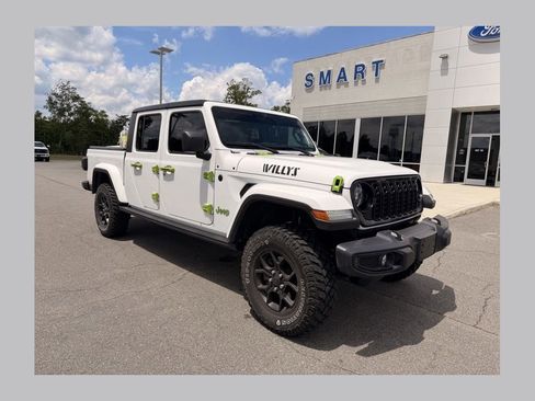 Used 2024 Jeep Gladiator Sport AWD/4WD image 1