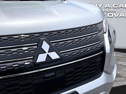 Used 2023 Mitsubishi Outlander SE AWD/4WD image 28