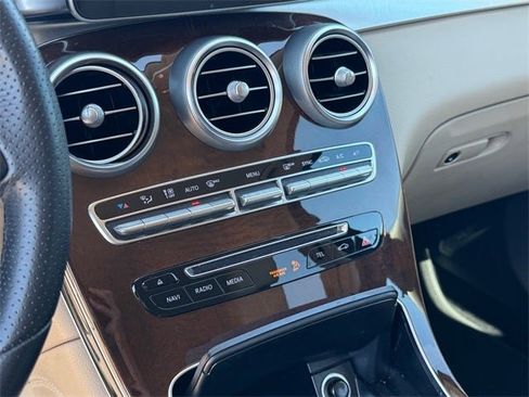 Used 2017 Mercedes-Benz GLC 300 image 22