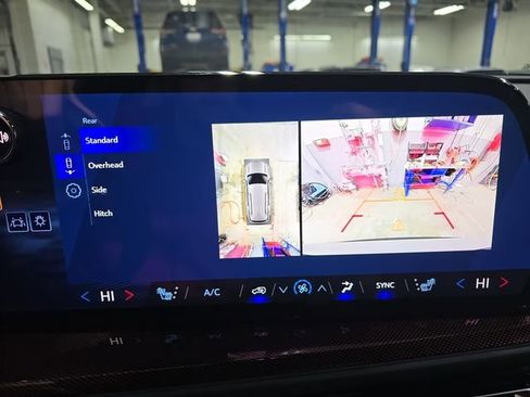 New 2026 Chevrolet Traverse Z71 w/ Enhanced Driving Package image 26