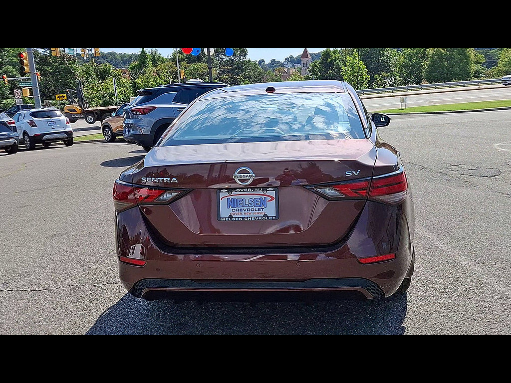 Used 2022 Nissan Sentra SV FWD image 7
