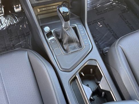 Used 2024 Volkswagen Tiguan SE R-Line image 26